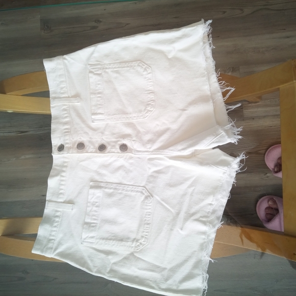 Madewell Pants - Madewell Women's White Jean Shorts with Frayed Hem